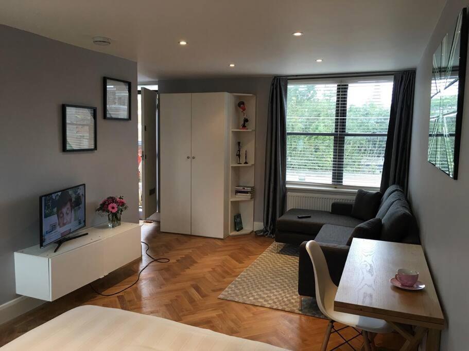 Amazing Near Tube Station Apartamento