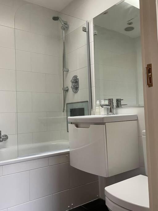 Amazing Near Tube Station Apartamento Londres